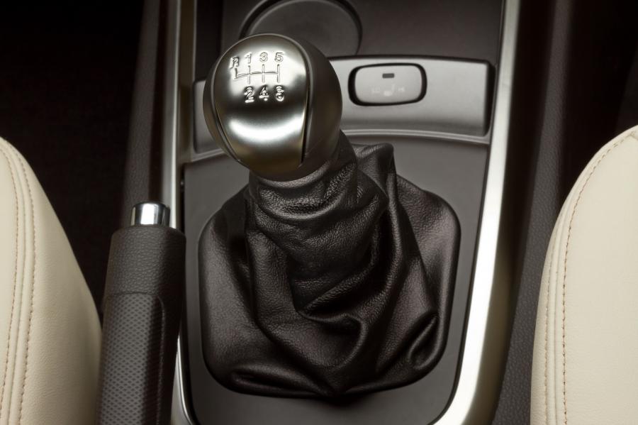  SsangYong Actyon 2011 года  (фото 8 из 23)